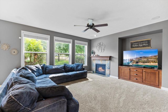 3471 Ridgestone Circle, Woodbury, MN 55129