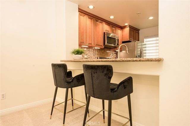 2233 Martin 311, Irvine, CA 92612