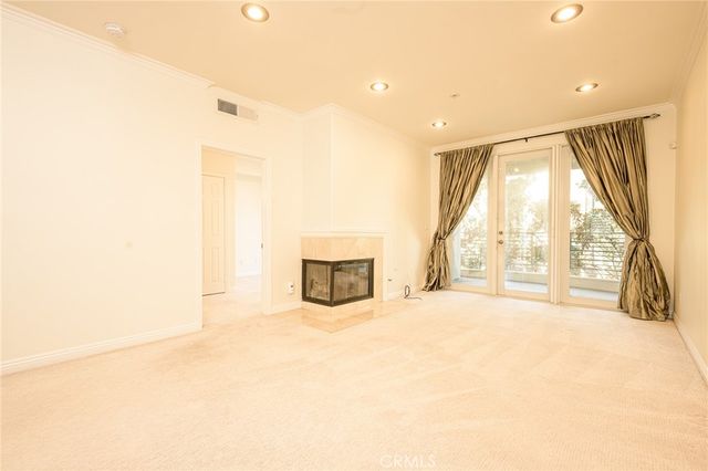 2233 Martin 311, Irvine, CA 92612