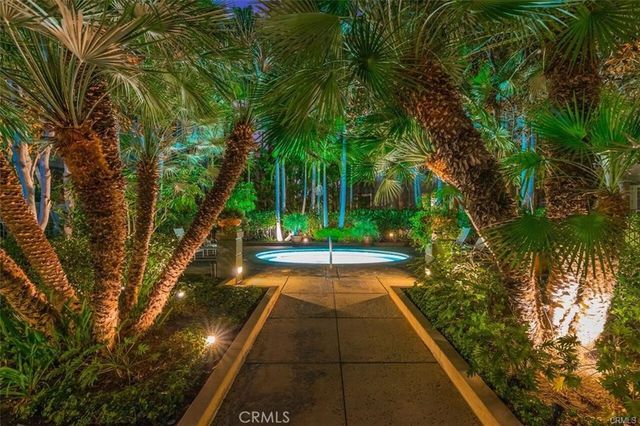 2233 Martin 311, Irvine, CA 92612