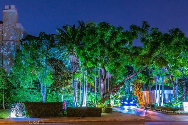 2233 Martin 311, Irvine, CA 92612