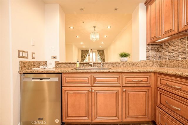 2233 Martin 311, Irvine, CA 92612