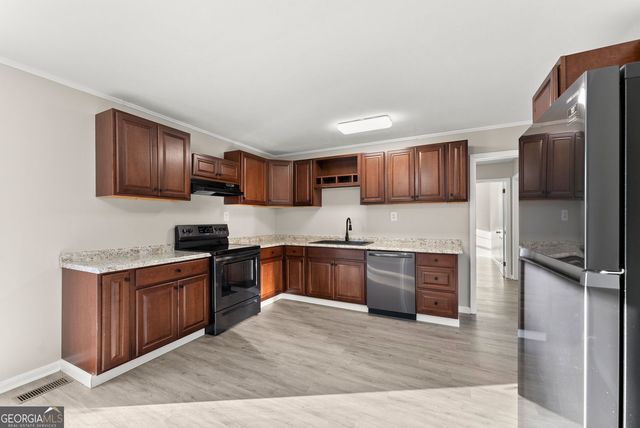 389 Skyline Drive, Toccoa, GA 30577