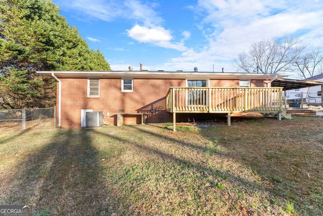389 Skyline Drive, Toccoa, GA 30577