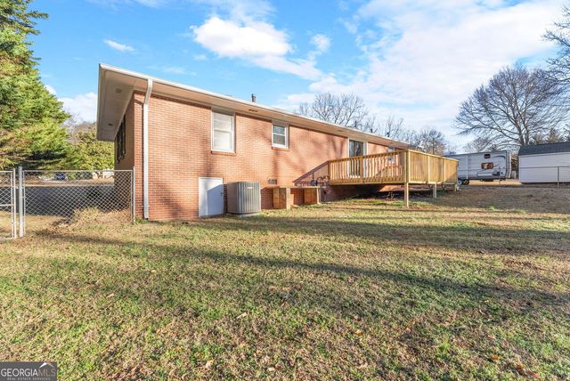 389 Skyline Drive, Toccoa, GA 30577