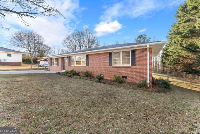 389 Skyline Drive, Toccoa, GA 30577