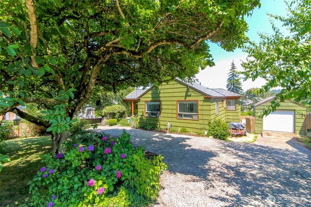 10082 Des Moines Memorial Drive S, Seattle, WA 98168
