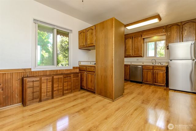 10082 Des Moines Memorial Drive S, Seattle, WA 98168