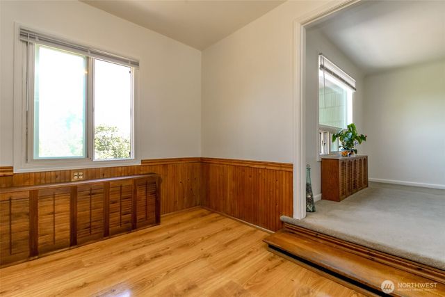10082 Des Moines Memorial Drive S, Seattle, WA 98168