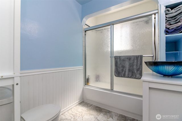 10082 Des Moines Memorial Drive S, Seattle, WA 98168