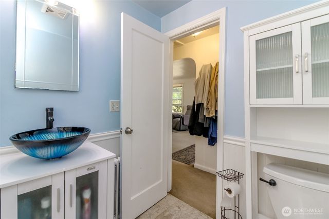 10082 Des Moines Memorial Drive S, Seattle, WA 98168