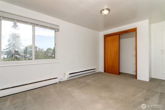 10082 Des Moines Memorial Drive S, Seattle, WA 98168