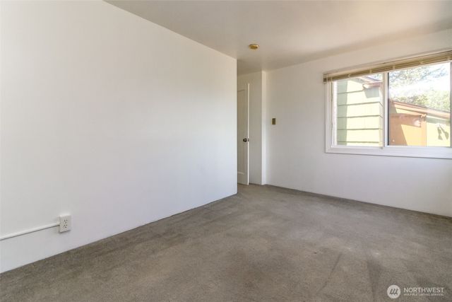 10082 Des Moines Memorial Drive S, Seattle, WA 98168