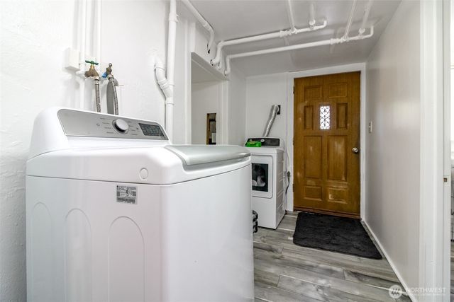 10082 Des Moines Memorial Drive S, Seattle, WA 98168