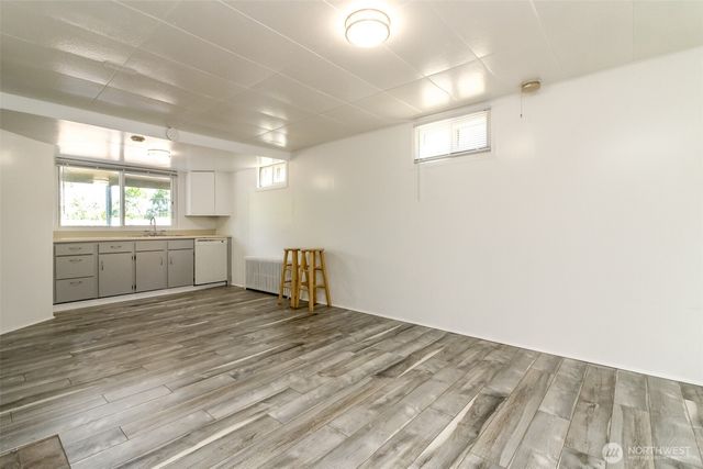 10082 Des Moines Memorial Drive S, Seattle, WA 98168