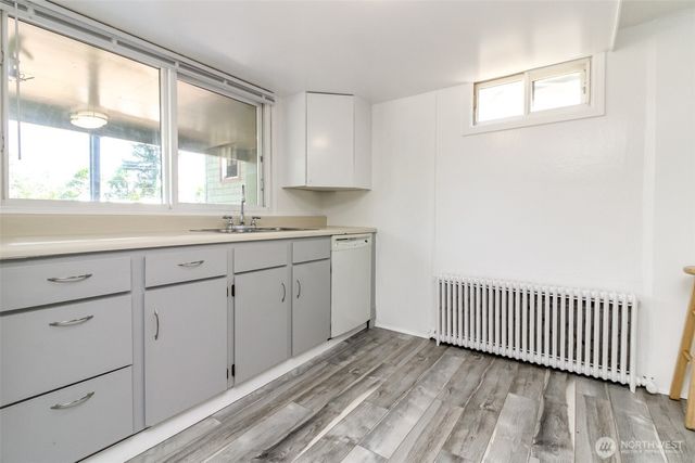 10082 Des Moines Memorial Drive S, Seattle, WA 98168