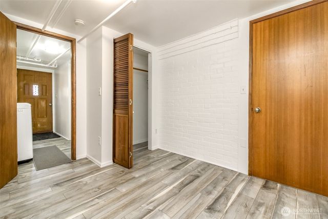 10082 Des Moines Memorial Drive S, Seattle, WA 98168