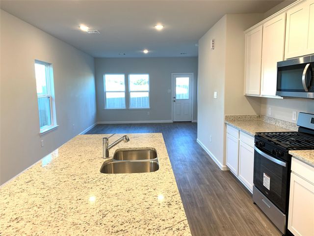 810 Brookside Drive, Dayton, TX 77535