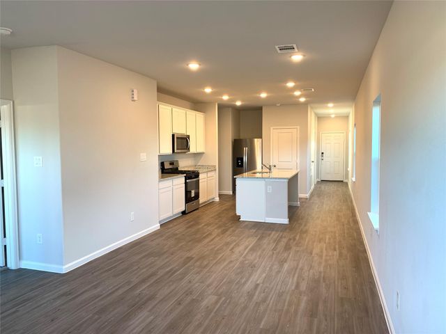 810 Brookside Drive, Dayton, TX 77535