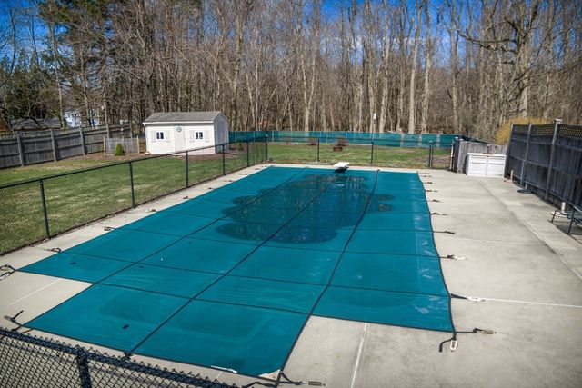 15 Skyline, Rutland, MA 01543