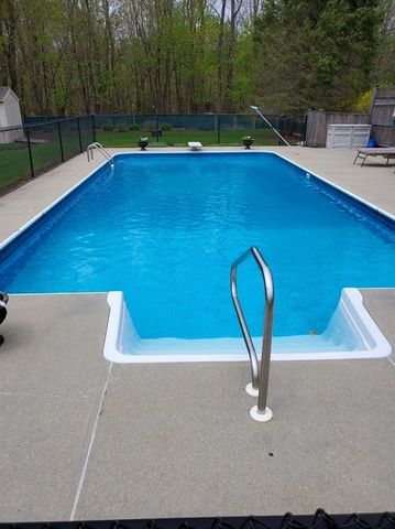 15 Skyline, Rutland, MA 01543