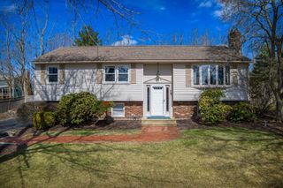 15 Skyline, Rutland, MA 01543