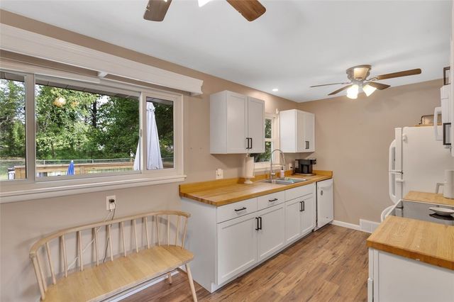 468 Fairlane Blvd, Big Beaver, PA 16141