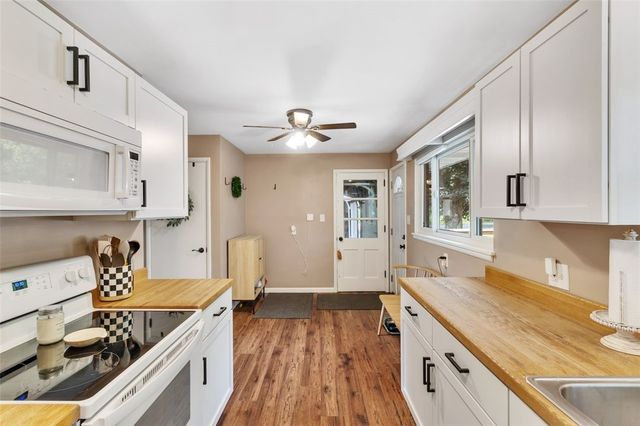 468 Fairlane Blvd, Big Beaver, PA 16141