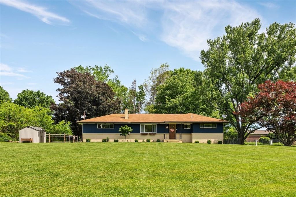 468 Fairlane Blvd, Big Beaver, PA 16141
