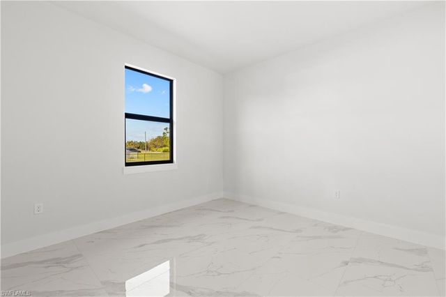 2745 31st AVE NE, Naples, FL 34120