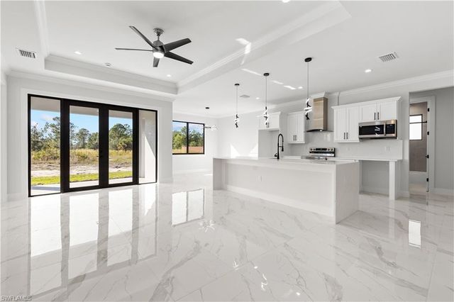 2745 31st AVE NE, Naples, FL 34120