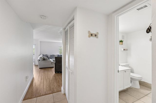 721 N Pine Island 406, Plantation, FL 33324