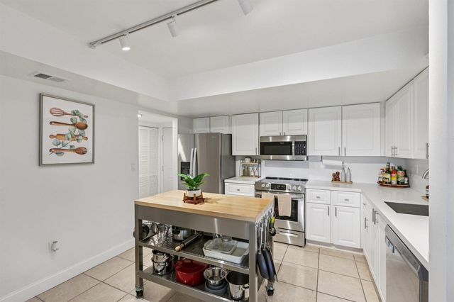 721 N Pine Island 406, Plantation, FL 33324