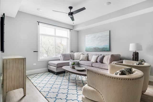 504 Lyman Avenue 201, Oak Park, IL 60304