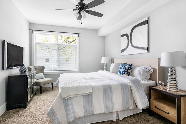 504 Lyman Avenue 201, Oak Park, IL 60304