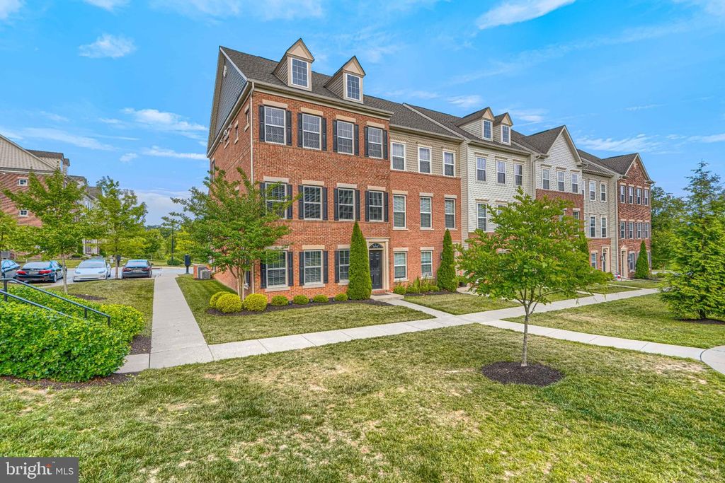 Image 1 of property listing at 9240 GARRETTSON CIR, Perry Hall, MD 21128