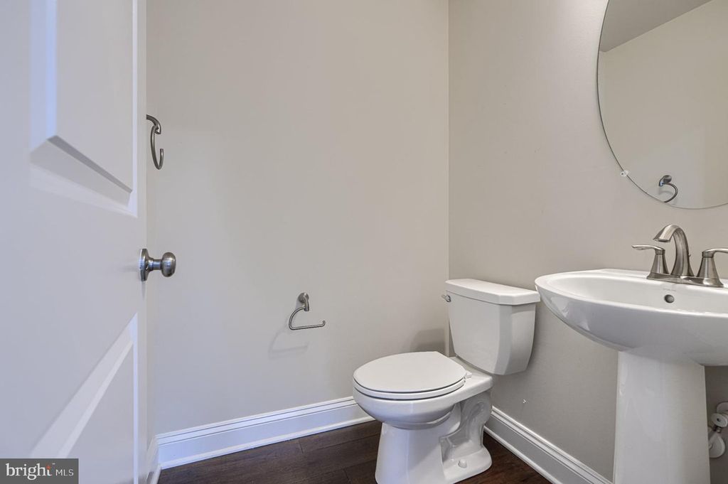 Image 11 of property listing at 9240 GARRETTSON CIR, Perry Hall, MD 21128