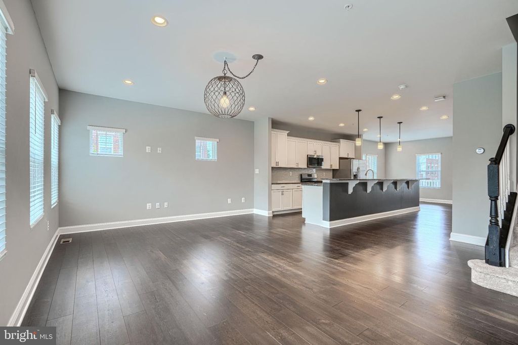 Image 12 of property listing at 9240 GARRETTSON CIR, Perry Hall, MD 21128