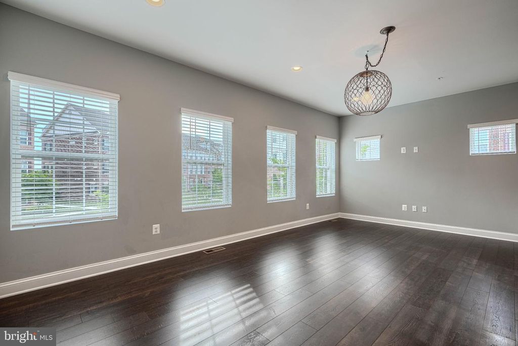 Image 13 of property listing at 9240 GARRETTSON CIR, Perry Hall, MD 21128