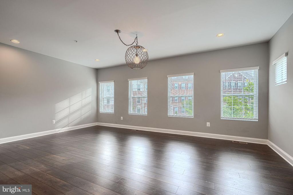 Image 15 of property listing at 9240 GARRETTSON CIR, Perry Hall, MD 21128