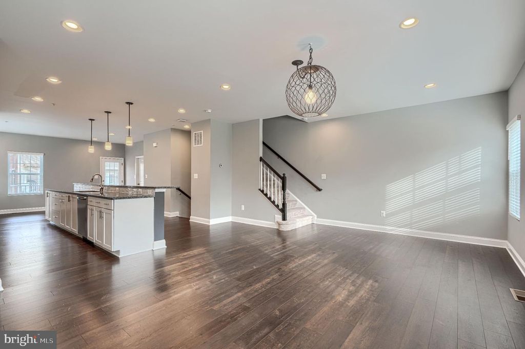 Image 16 of property listing at 9240 GARRETTSON CIR, Perry Hall, MD 21128