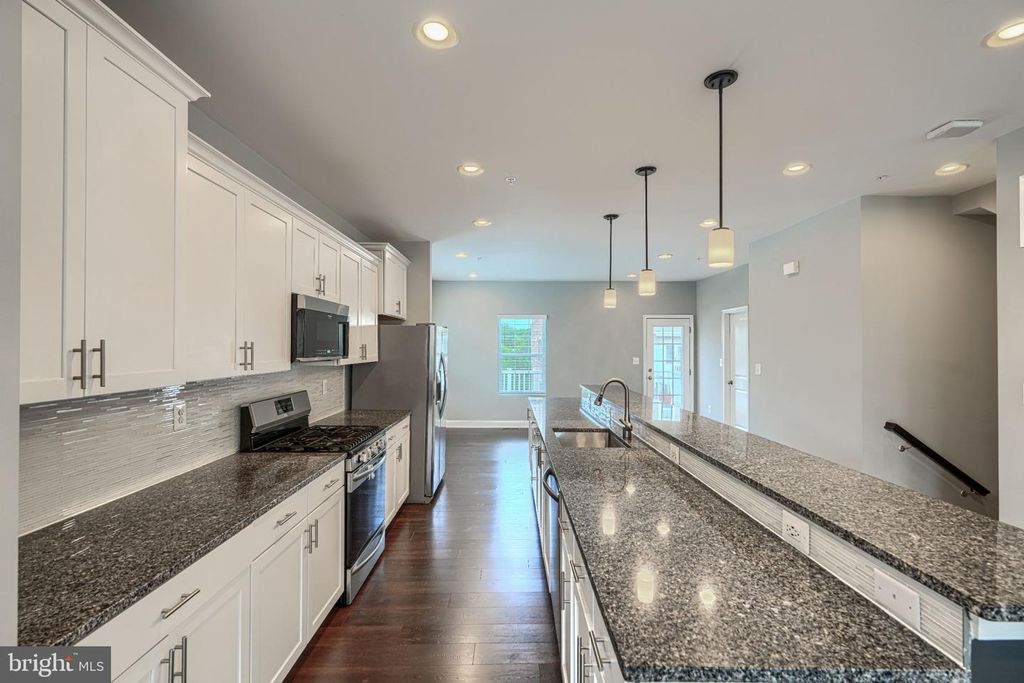 Image 17 of property listing at 9240 GARRETTSON CIR, Perry Hall, MD 21128