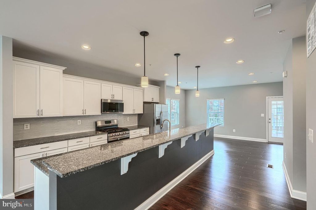 Image 18 of property listing at 9240 GARRETTSON CIR, Perry Hall, MD 21128