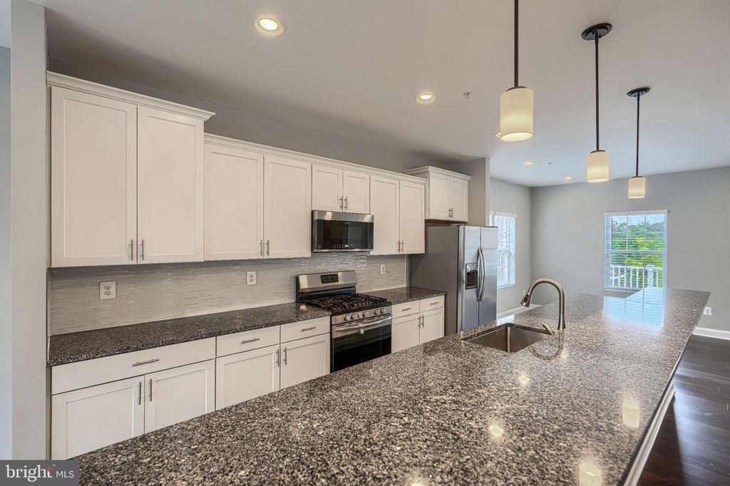 Image 19 of property listing at 9240 GARRETTSON CIR, Perry Hall, MD 21128