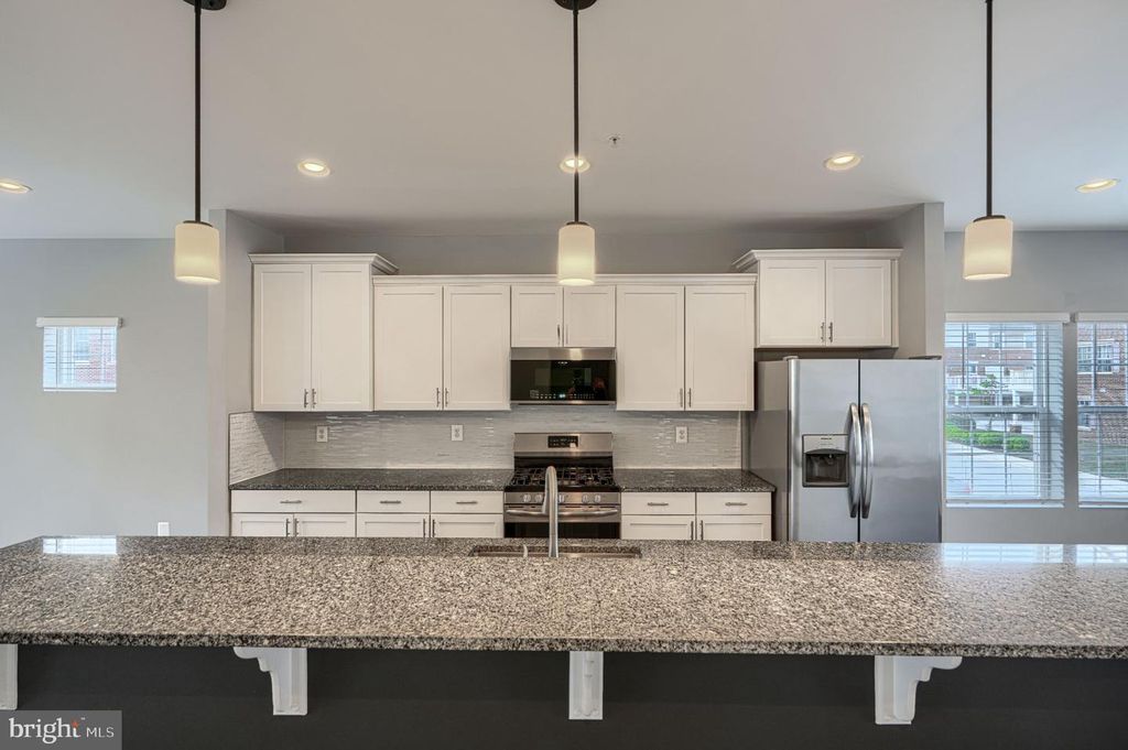 Image 20 of property listing at 9240 GARRETTSON CIR, Perry Hall, MD 21128