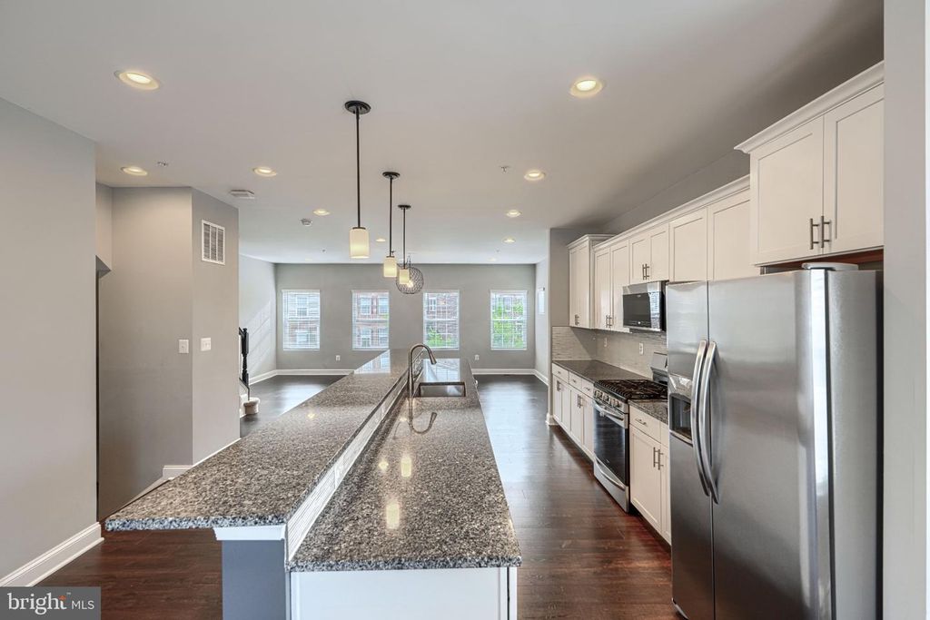 Image 22 of property listing at 9240 GARRETTSON CIR, Perry Hall, MD 21128