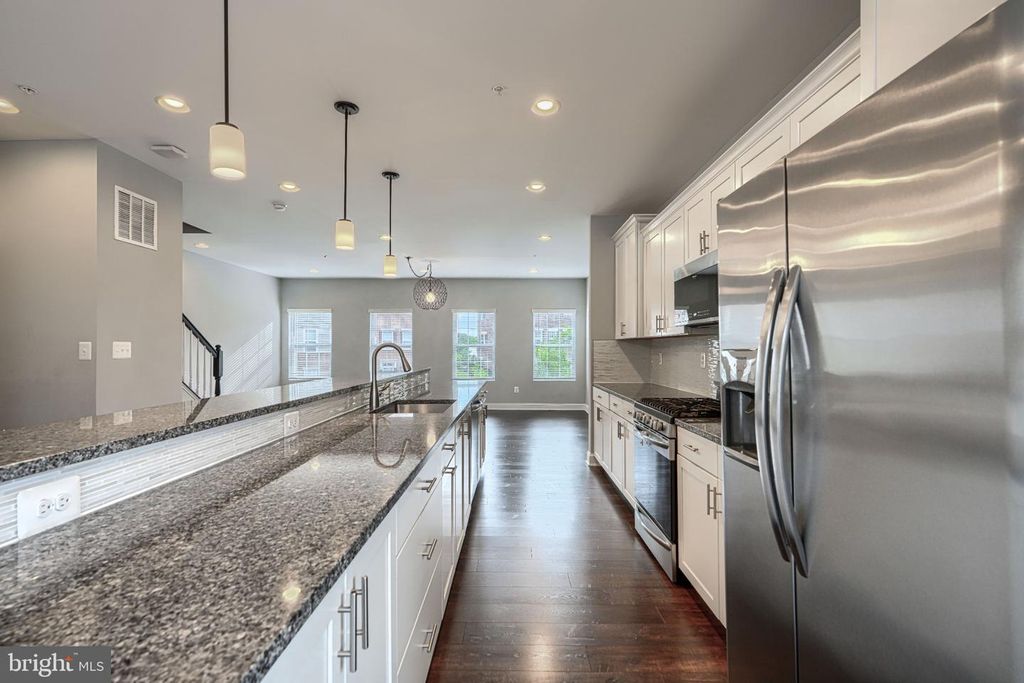 Image 23 of property listing at 9240 GARRETTSON CIR, Perry Hall, MD 21128