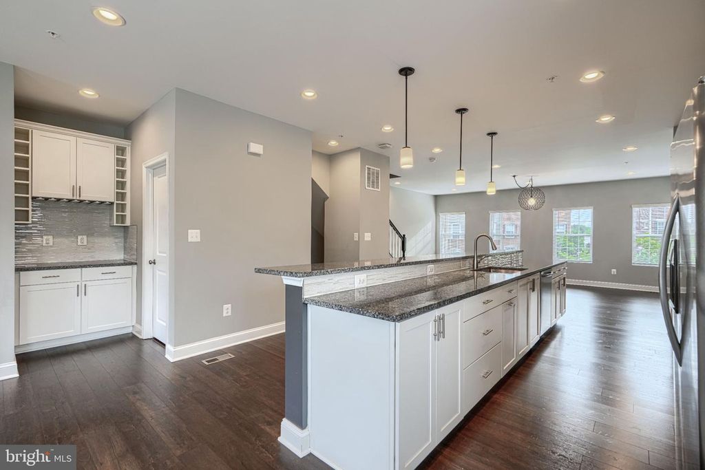 Image 24 of property listing at 9240 GARRETTSON CIR, Perry Hall, MD 21128