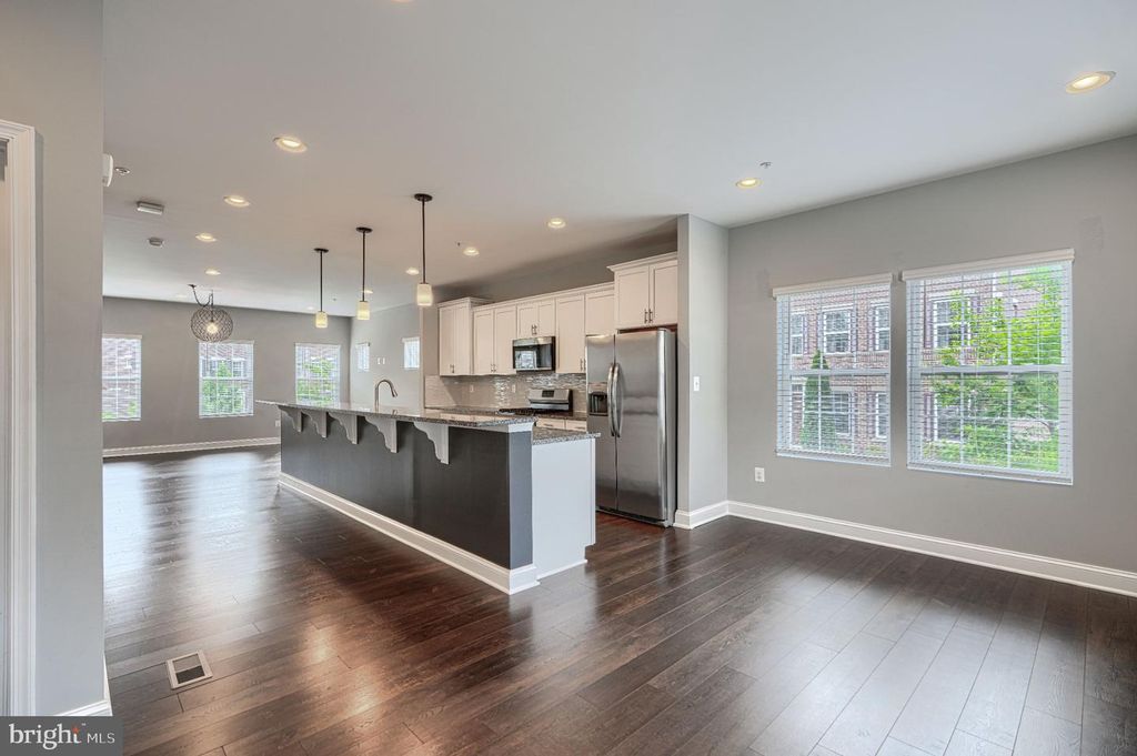 Image 25 of property listing at 9240 GARRETTSON CIR, Perry Hall, MD 21128