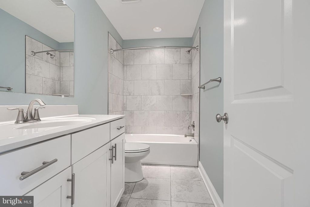 Image 38 of property listing at 9240 GARRETTSON CIR, Perry Hall, MD 21128